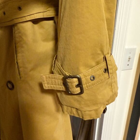 Giorgio Armani trench coat - Picture 9 of 16